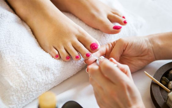 Can you use semi-permanent varnish on your feet?