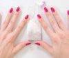 Repairing a broken nail with a tea bag: the miracle trick!